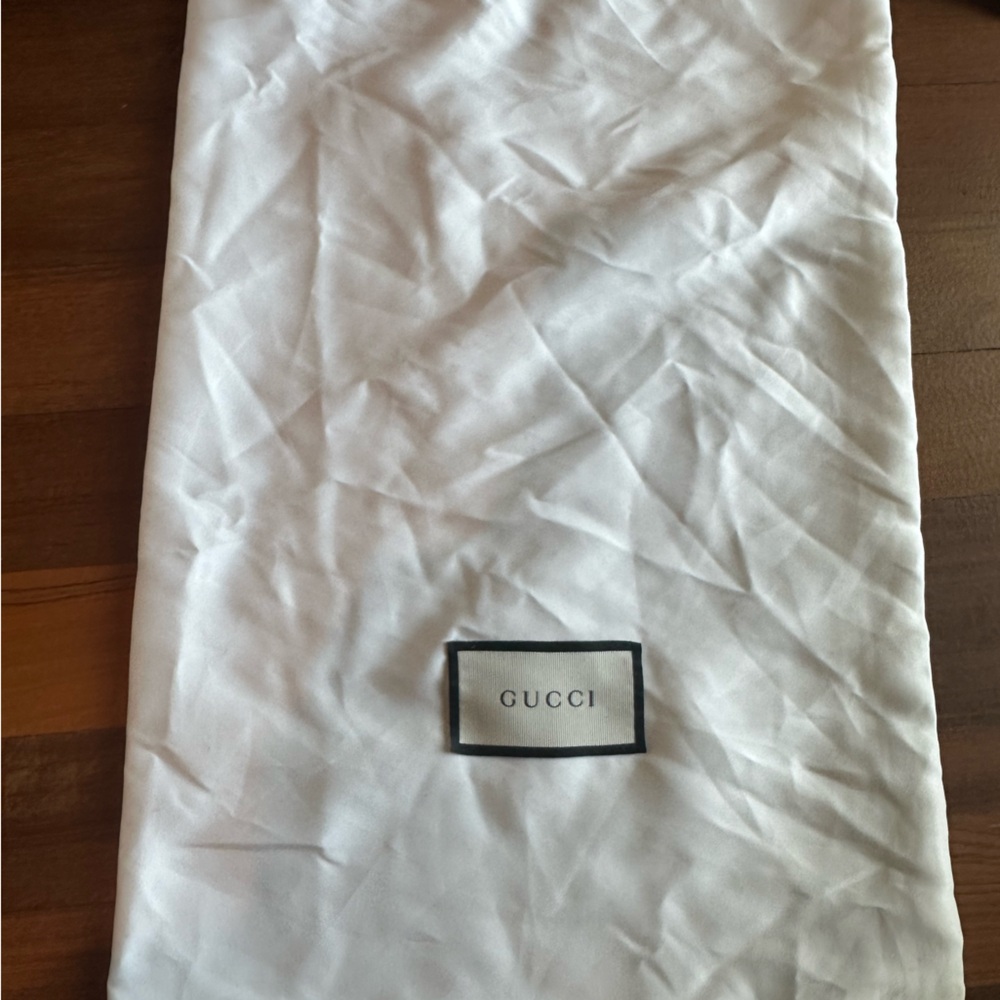 💯 Authentic Gucci Cover bag